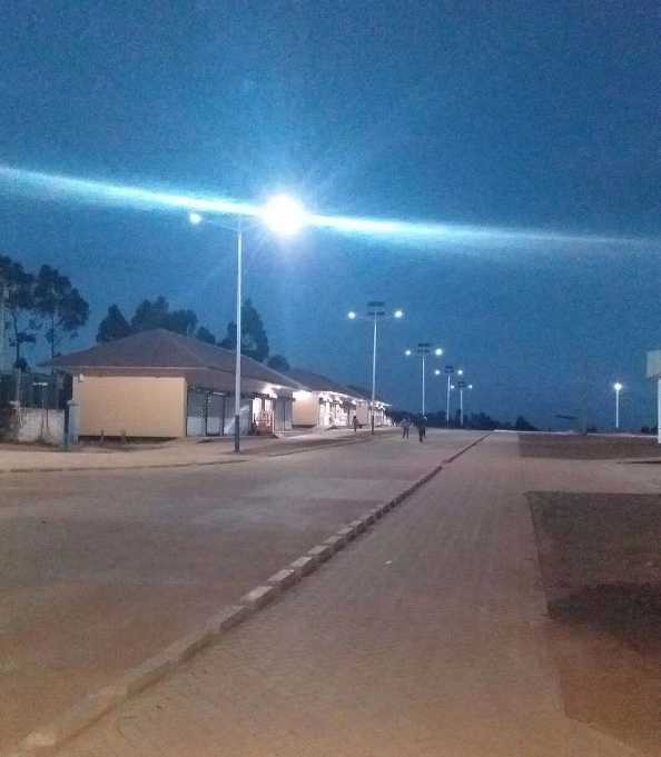玉州区非洲科特迪瓦太阳能路灯工程